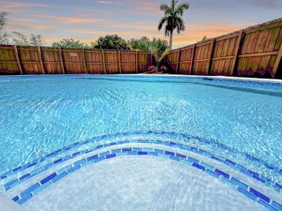 2101 N 56th Ave, Hollywood, Florida 33021, USA