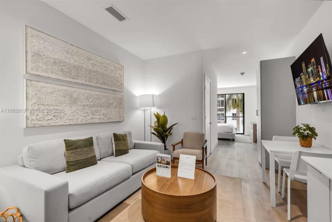 229 SW 9th St 202, Miami, Flórida 33130, Estados Unidos