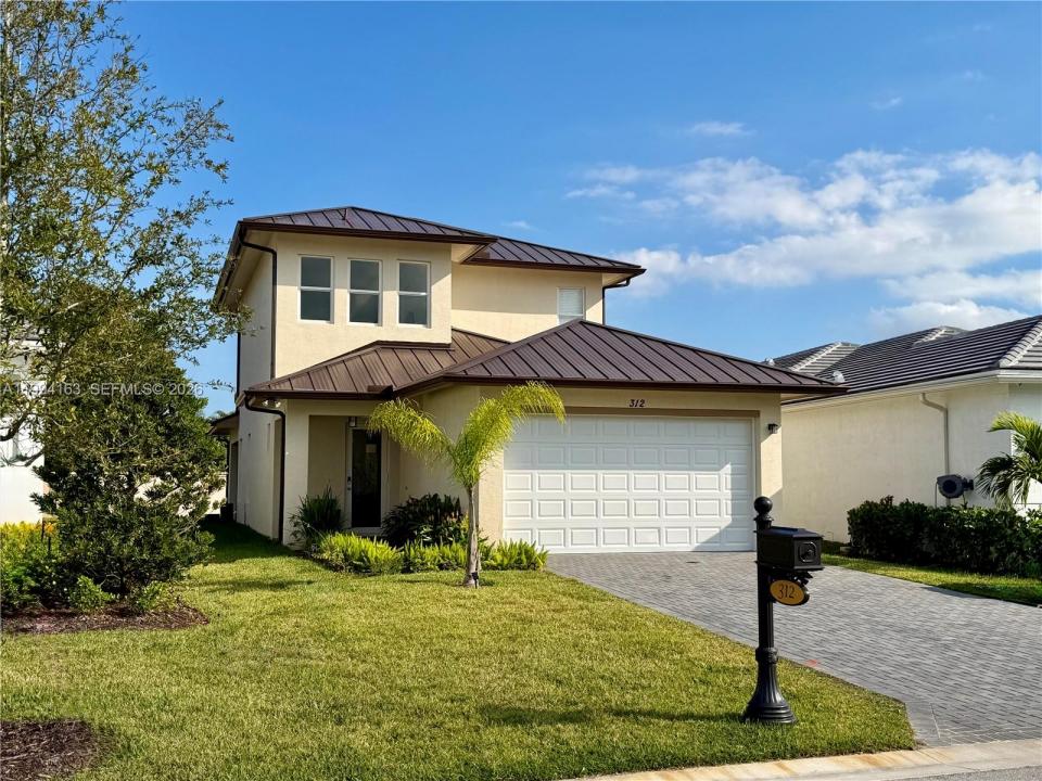 312 SE Via Sangro, Port St. Lucie, Florida 34952, USA