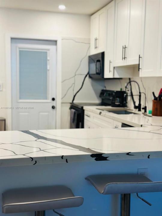 1002 NE 119th St F, Biscayne Park, פלורידה 33161, ארצות הברית של אמריקה
