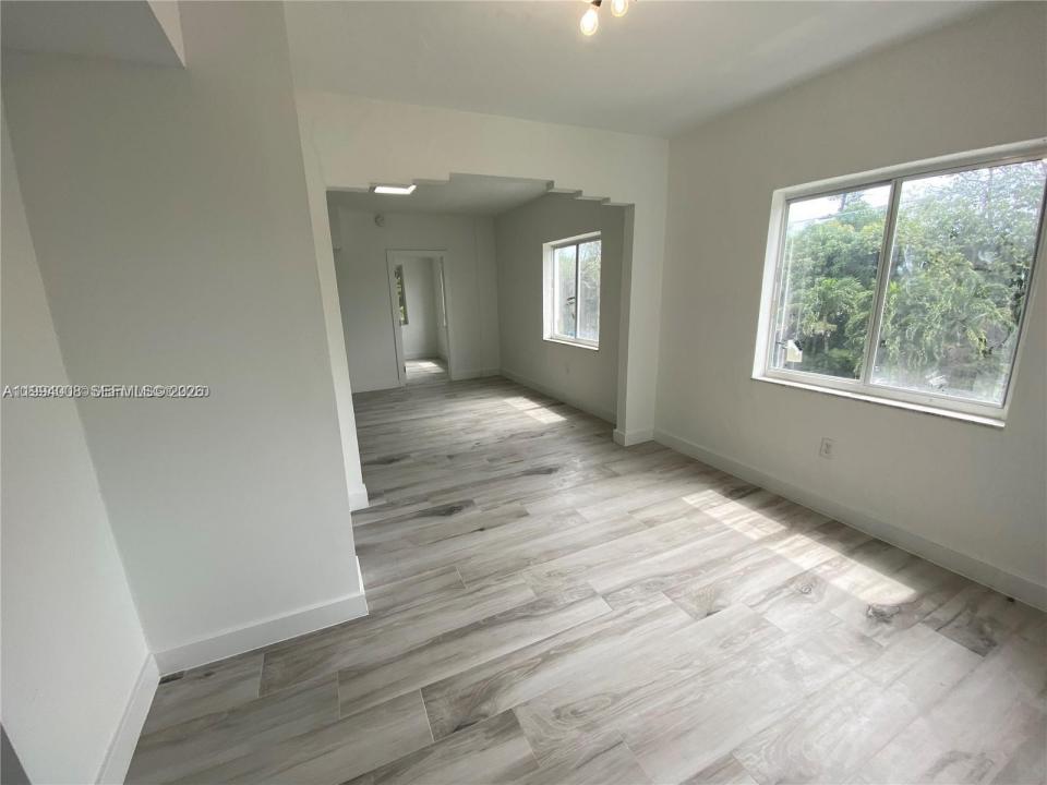 835 SW 8th Ave, Miami, Florida 33130, USA