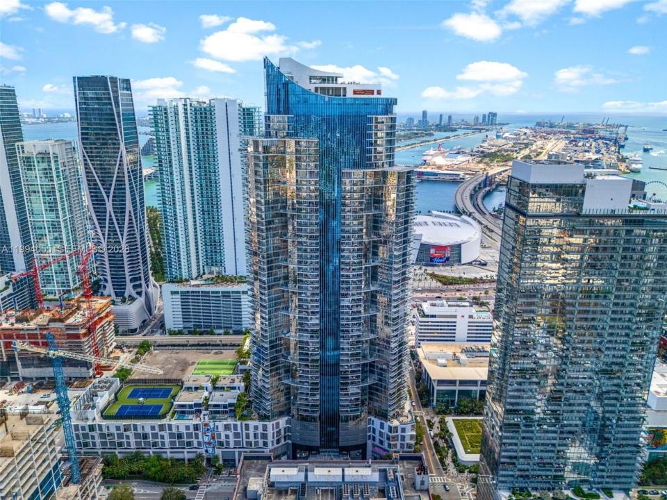 851 NE 1st Ave 1205, Miami, Floride 33132, États-Unis