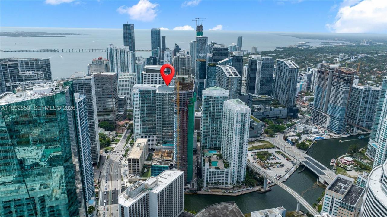77 SE 5th Street 2914, Miami, Florida 33131, USA