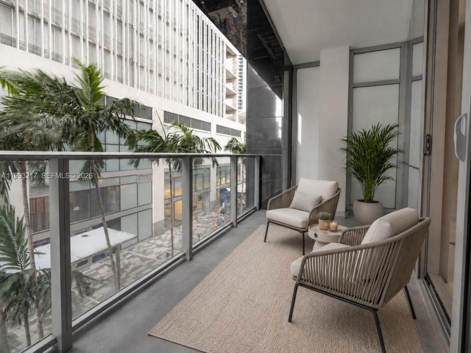 851 NE 1st Ave 205, Miami, Floride 33132, États-Unis