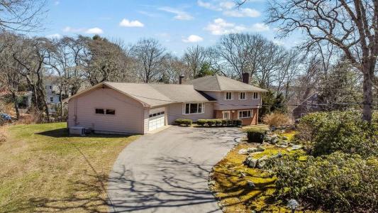 39 Brookside Drive, Charlestown, RI 02813, USA