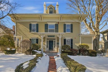 28 Kay Street 3, Newport, RI 02840, USA