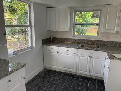 10 NW 28th Way, Fort Lauderdale, Florida 33311, USA