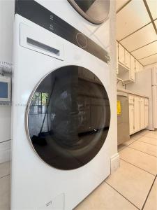 7949 SW 104 ST 213-D, Kendall, Floride 33156, États-Unis