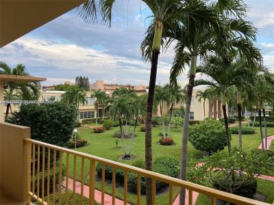 851 NE 14th Ave 420, Hallandale Beach, Florida 33009, USA