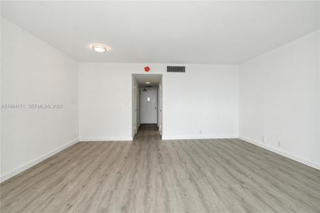 1200 West Ave 528, Miami Beach, Florida 33139, USA