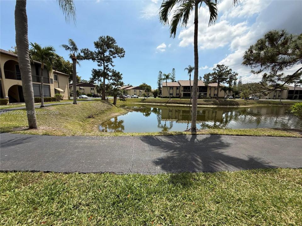 340 Pine Ridge Cir C-1, Green Acres, Florida 33463, Stati Uniti