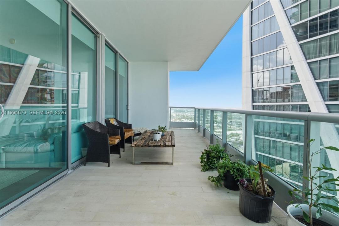 900 Biscayne Blvd 4308, Miami, Florida 33132, USA