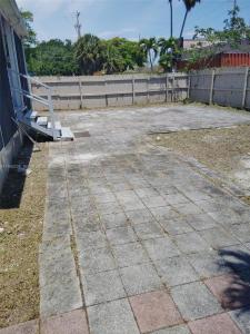 109 SW 1st Ave, Hallandale Beach, Florida 33009, USA