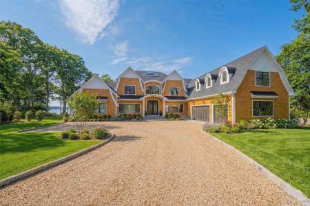 106 Cove Road, Huntington, New York 11768, États-Unis