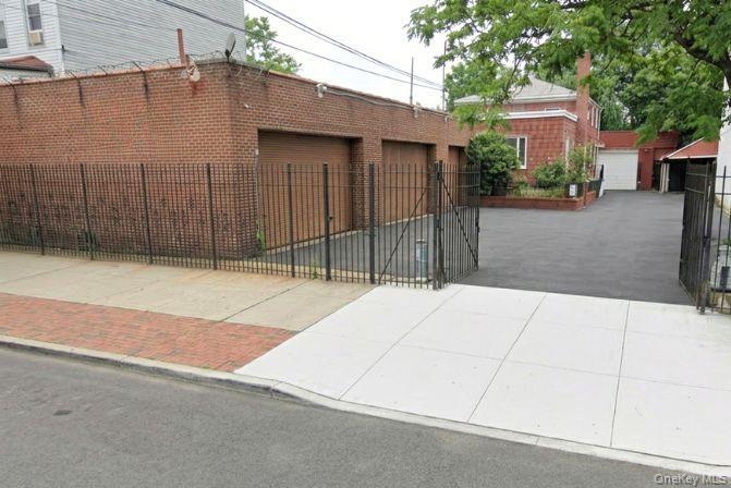 3117 12th Street, ניו יורק, ניו יורק 11106, ארצות הברית של אמריקה