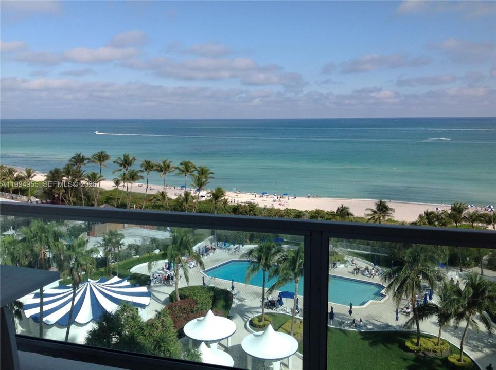 5151 Collins Ave 1119, Miami Beach, Florida 33140, USA
