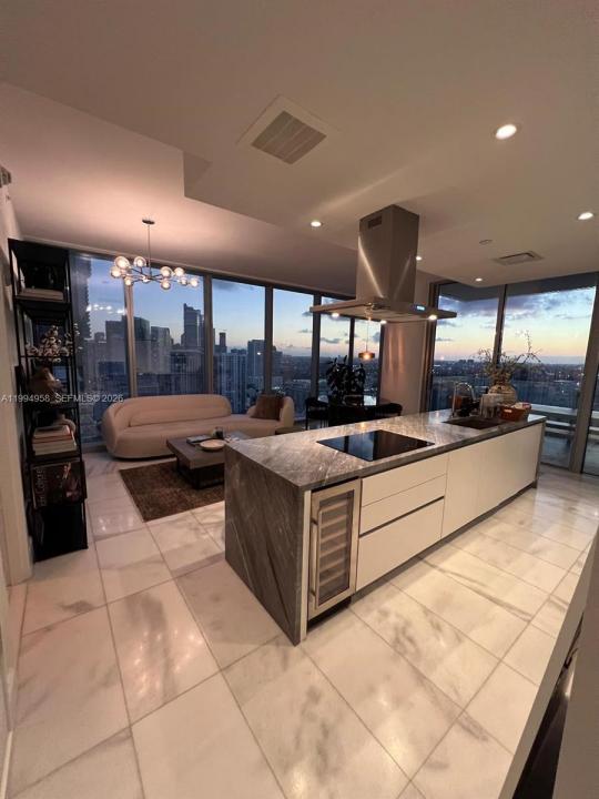 700 NE 26th Ter 2805, Miami, Floride 33137, États-Unis