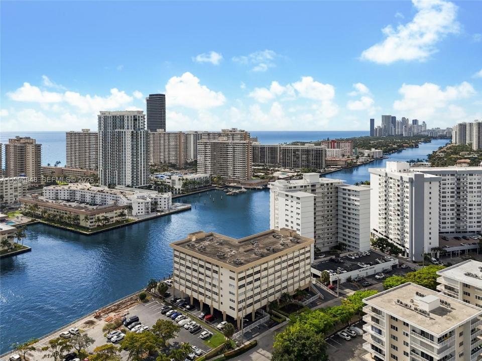111 Golden Isles Dr G4, Hallandale Beach, Florida 33009, Stati Uniti