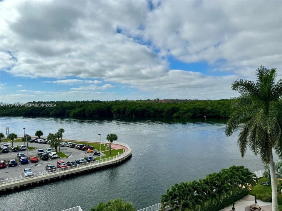 400 Kings Point Dr 609, Sunny Isles Beach, Floride 33160, États-Unis