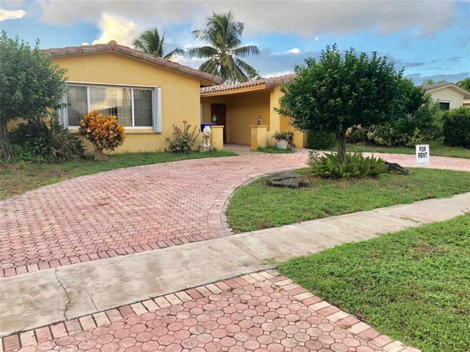 2180 NW 93rd Avenue, Pembroke Pines, Florida 33024