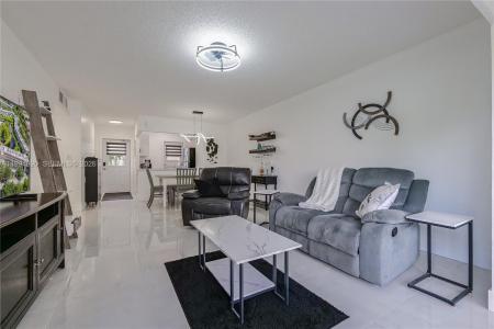 4701 NW 34th St 502, Lauderdale Lakes, Florida 33319, USA