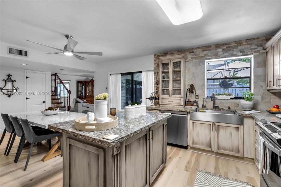 8106 SW 23rd St 28A, North Lauderdale, Floride 33068, États-Unis