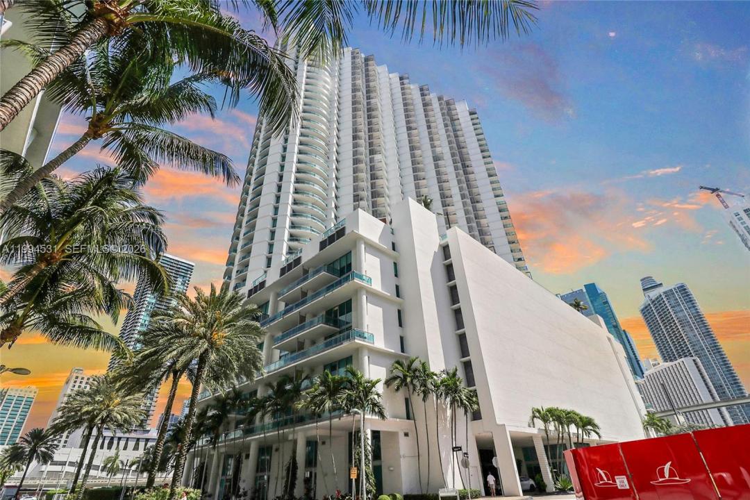 350 S Miami Ave 4110, Miami, Florida 33130, USA