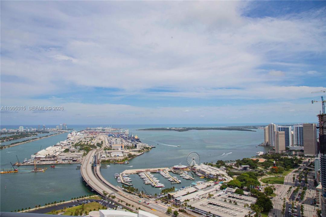 888 Biscayne Blvd 5207, Miami, Florida 33132, USA