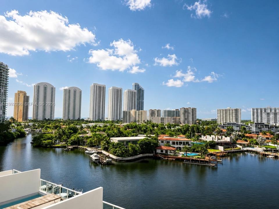 400 Sunny Isles Blvd 819, Sunny Isles Beach, Floride 33160, États-Unis