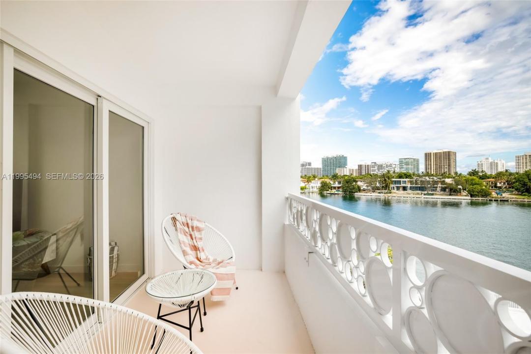 9881 E Bay Harbor Dr 502, Bay Harbor Islands, Floride 33154, États-Unis