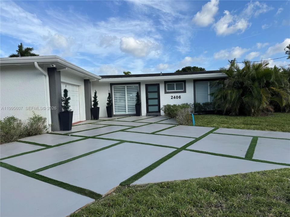2406 Marathon Ln, Fort Lauderdale, Florida 33312, USA