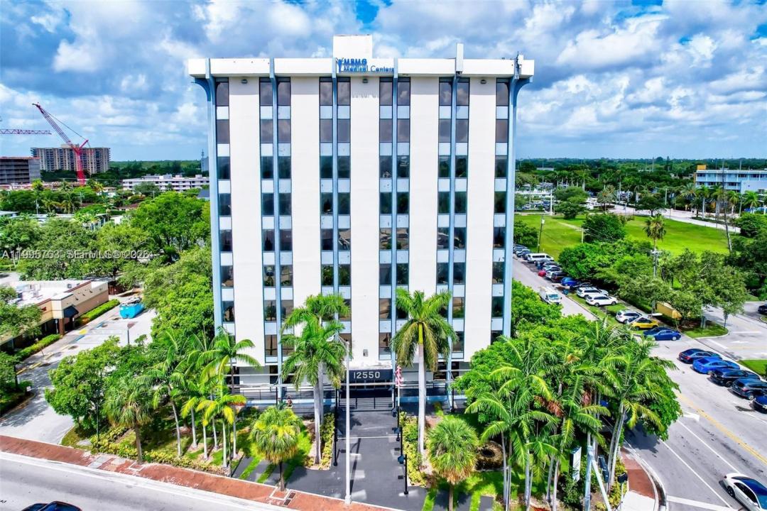 12550 Biscayne Blvd 501, North Miami, Florida 33181, USA