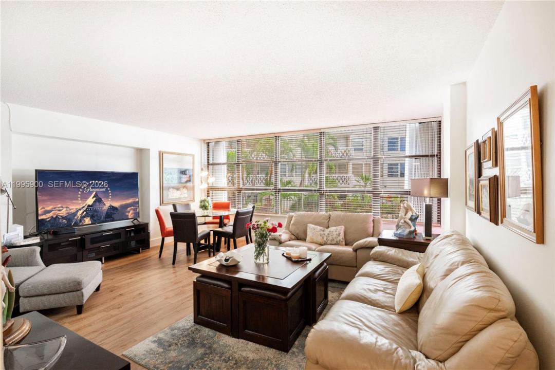 1440 Brickell Bay Dr 201, Miami, Florida 33131, USA