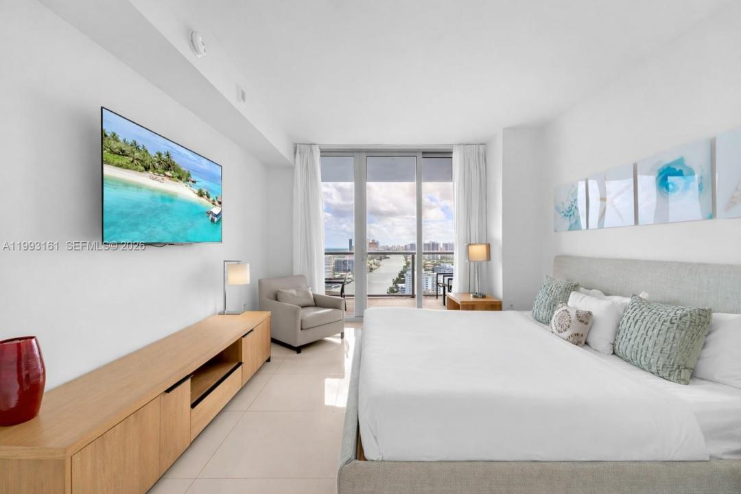 2602 E Hallandale Beach Blvd R2805, Hallandale Beach, Florida 33009, Stati Uniti