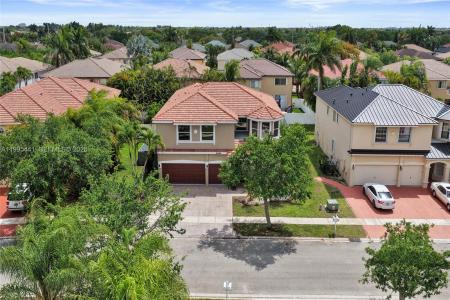 16180 SW 14th St, Pembroke Pines, Florida 33027, Estados Unidos