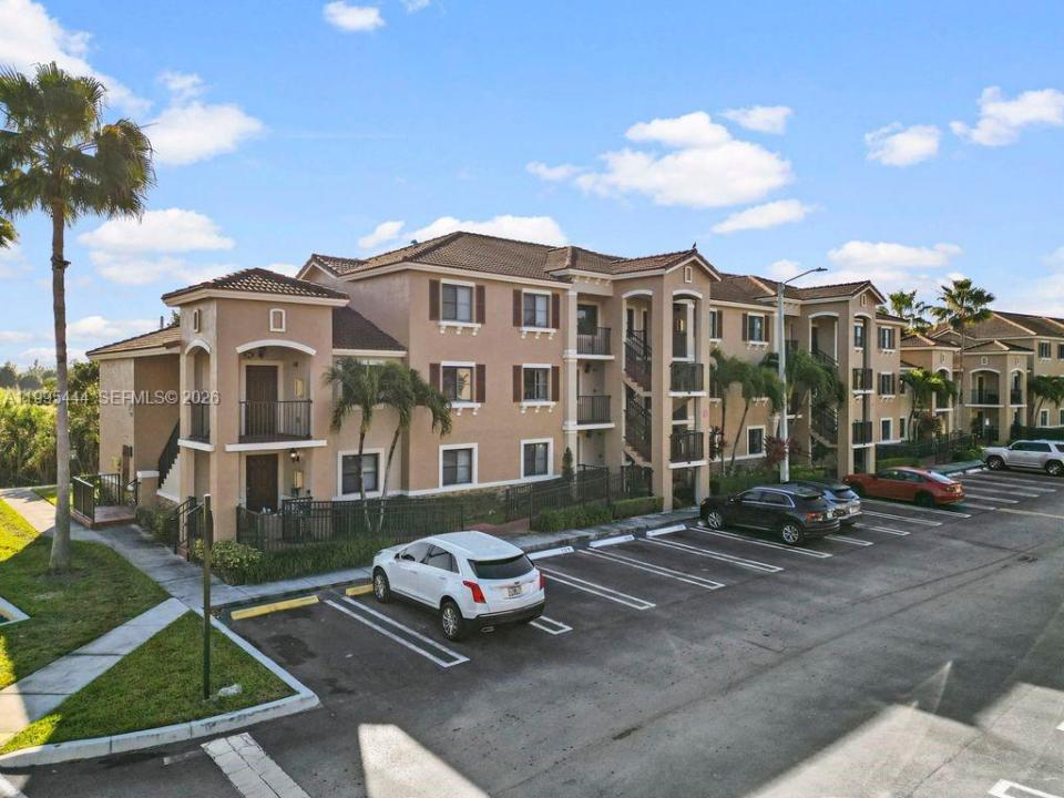 22441 SW 88th Pl 202-5, Cutler Bay, Florida 33190, USA