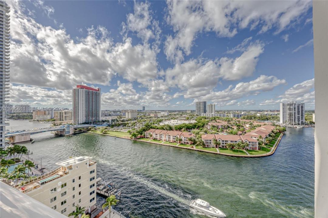 3800 S Ocean Drive 1606, Hollywood, Florida 33019, USA