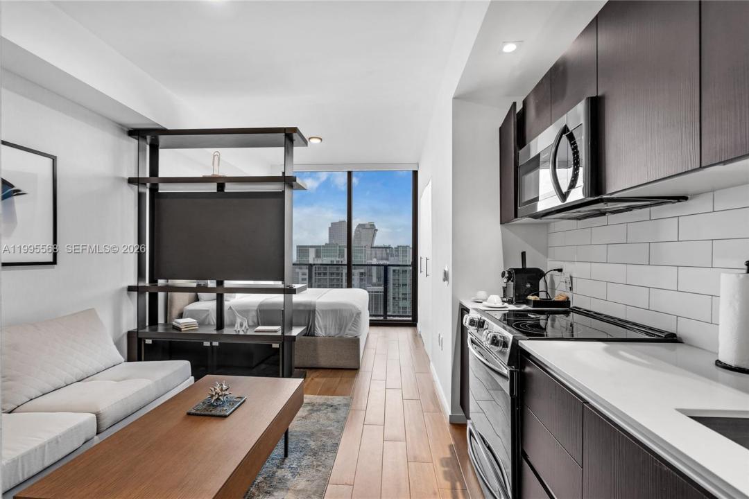 398 NE 5th St 4712, Miami, Florida 33132, USA