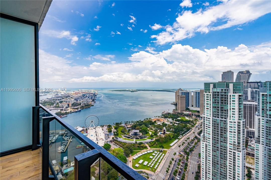 398 NE 5th St 4716, Miami, Florida 33132, USA