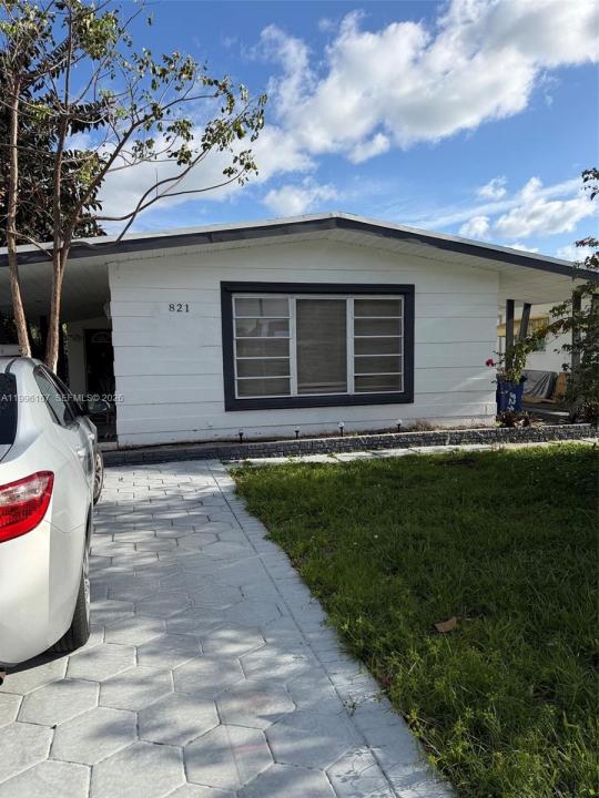 821 NE 6th St 2, Hallandale Beach, Florida 33009, Stati Uniti