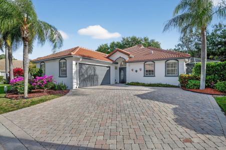 2769 Pointe Circle, Greenacres, Florida 33413, USA