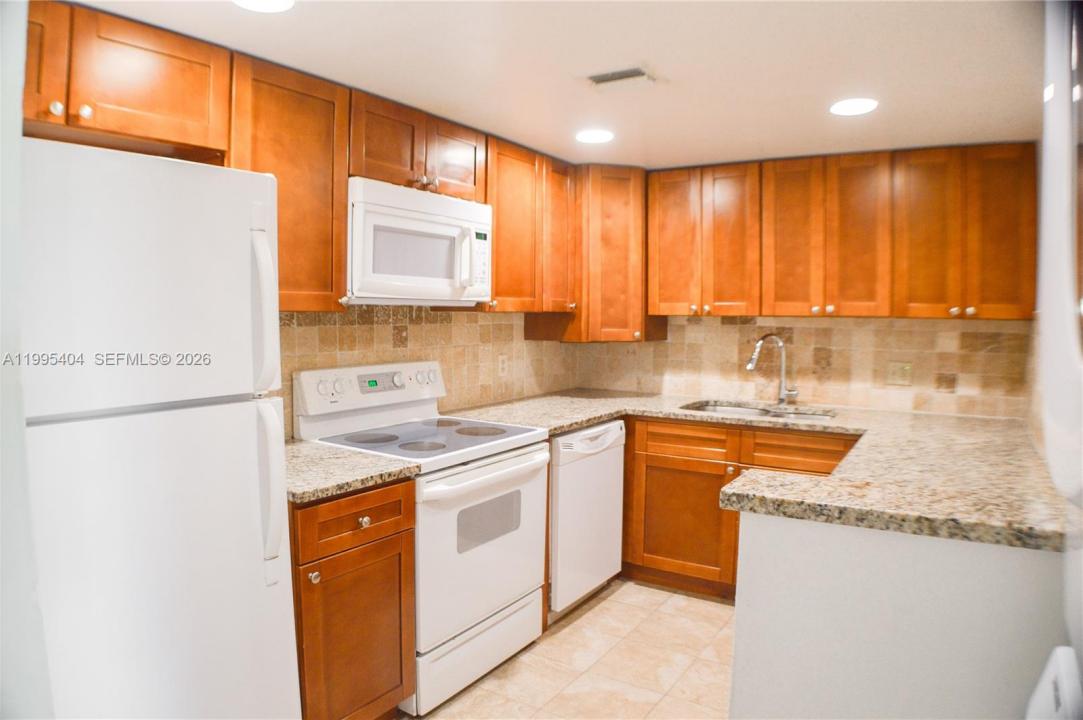 733 SE 1st Way 206, Deerfield Beach, Florida 33441, HOA KỲ