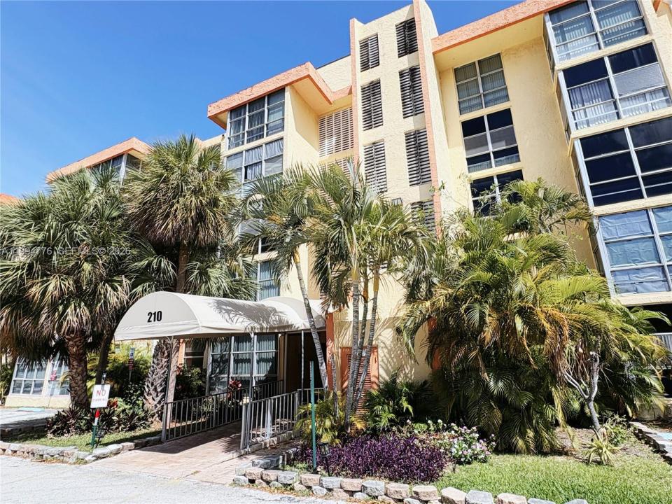 210 172nd St 333, Sunny Isles Beach, Florida 33160, USA