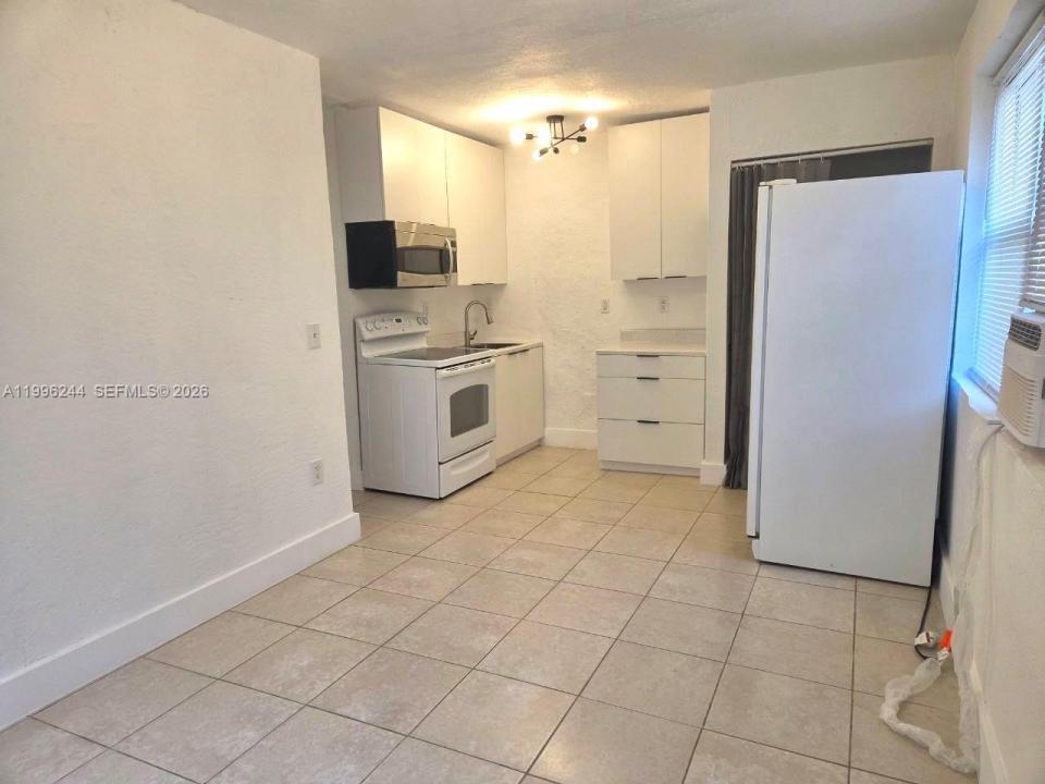34 SW 6th Ave 4, Dania Beach, Florida 33004, Stati Uniti