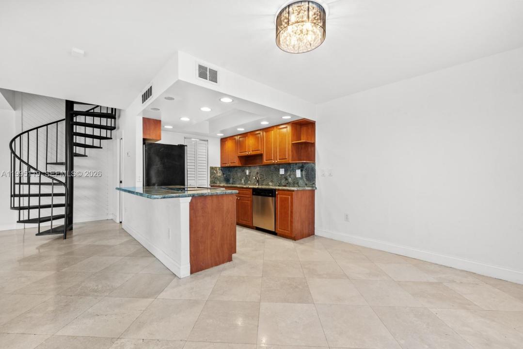 2987 Bird Ave, Miami, Florida 33133, USA