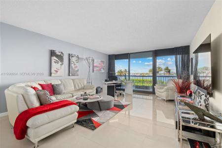 3300 S Ocean Blvd 207N, Palm Beach, Florida 33480, USA