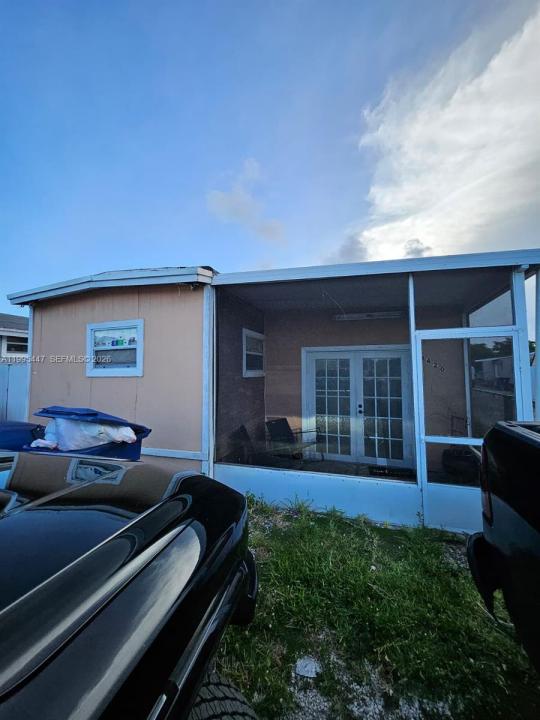 1420 SW 129 Ct 1, Miami, Floryda 33184, USA