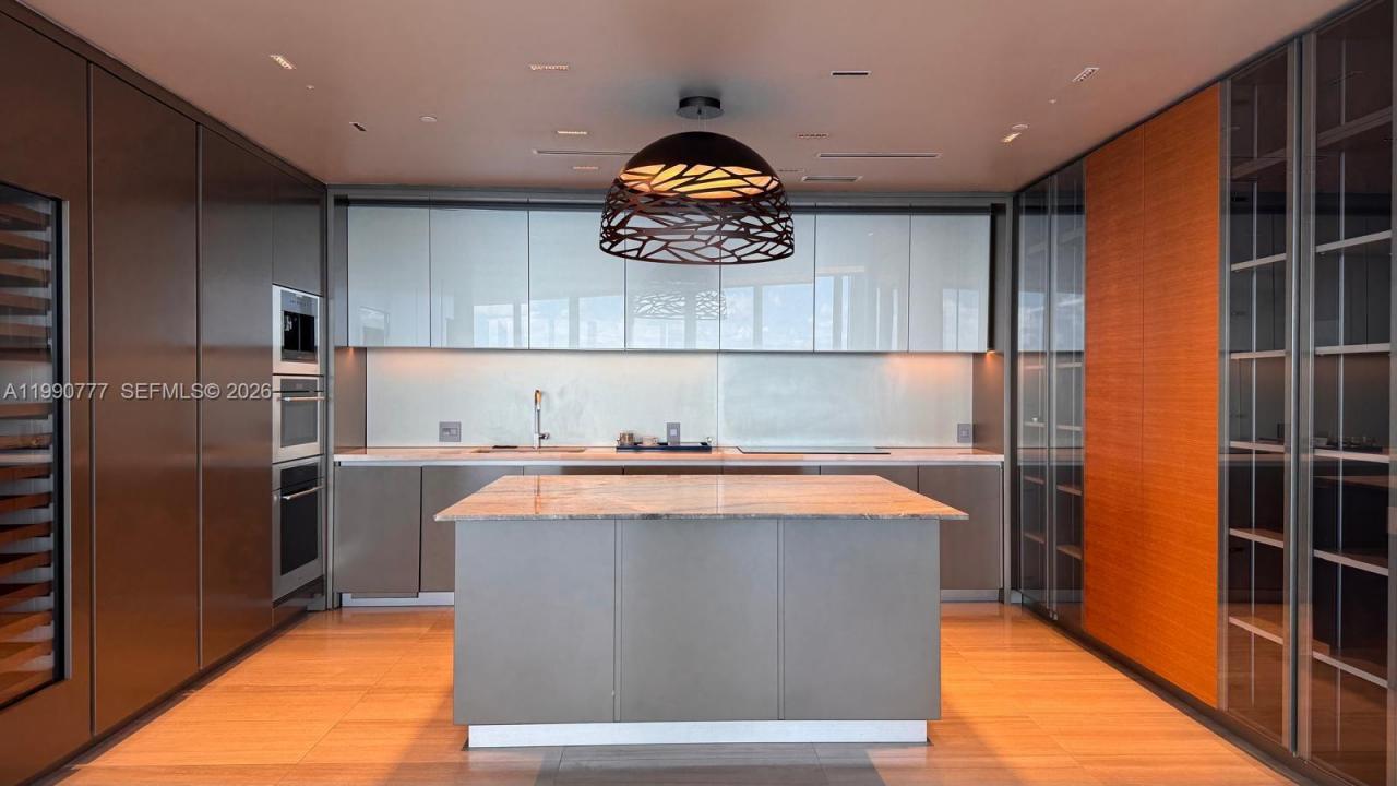 18975 Collins Ave 2500, Sunny Isles Beach, Florida 33160, USA