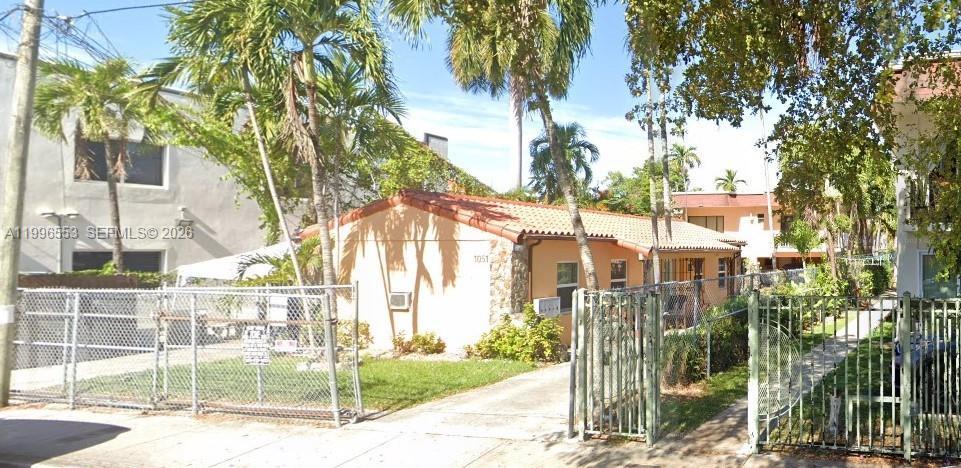 1051 SW 3rd St 3, Miami, Floride 33130, États-Unis