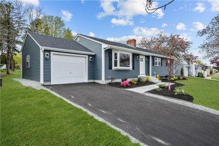 51 Arrowhead Lane, Portsmouth, Rhode Island 02871, HOA KỲ